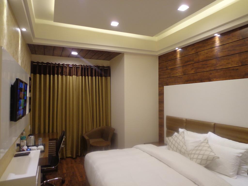 Hotel Taj Princess - Boutique Hotel Delhi Zewnętrze zdjęcie